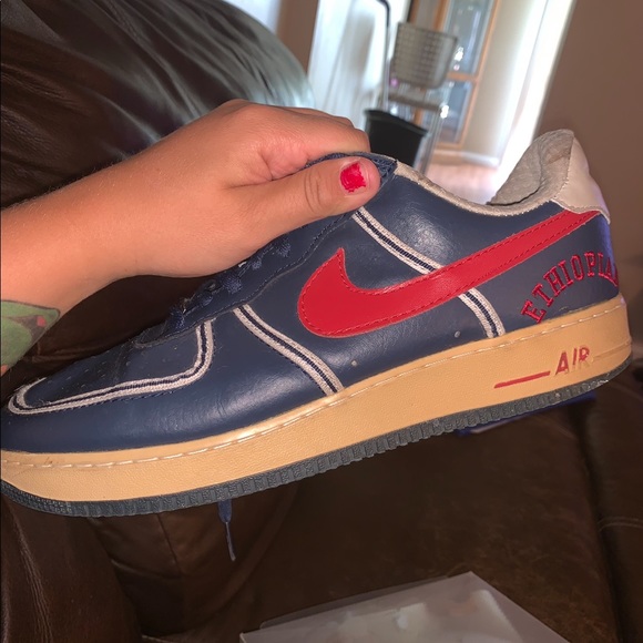 Nike’s - Picture 2 of 3